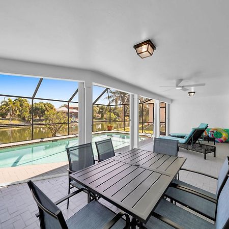 Willa Luxury Waterfront Haven In Cape Coral - Dog-Friendly Escape With Private Pool Zewnętrze zdjęcie