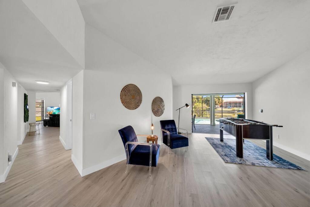Willa Luxury Waterfront Haven In Cape Coral - Dog-Friendly Escape With Private Pool Zewnętrze zdjęcie