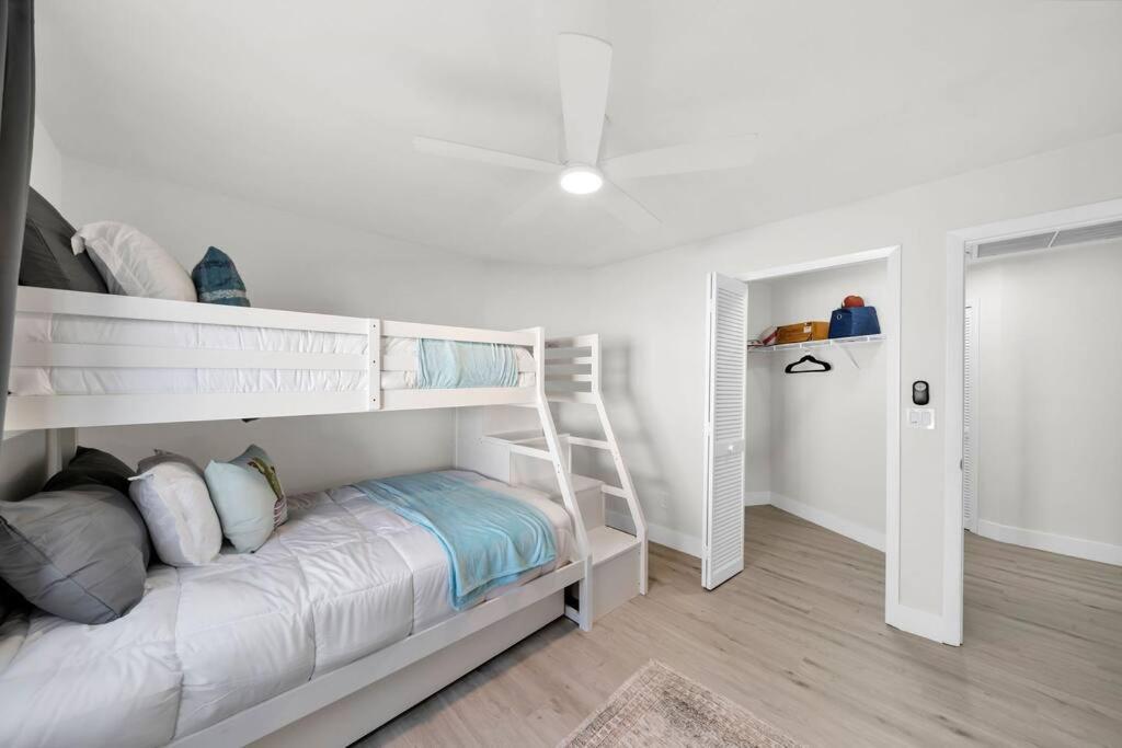Willa Luxury Waterfront Haven In Cape Coral - Dog-Friendly Escape With Private Pool Zewnętrze zdjęcie