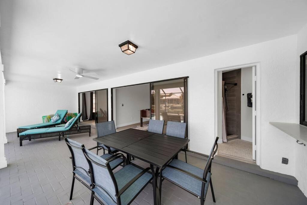 Willa Luxury Waterfront Haven In Cape Coral - Dog-Friendly Escape With Private Pool Zewnętrze zdjęcie
