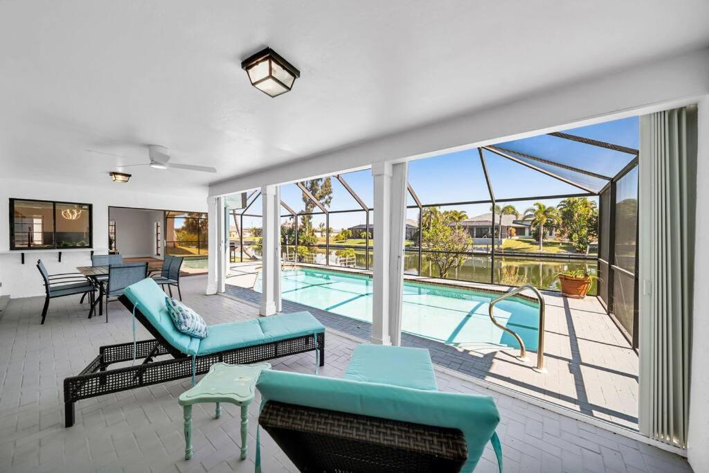 Willa Luxury Waterfront Haven In Cape Coral - Dog-Friendly Escape With Private Pool Zewnętrze zdjęcie