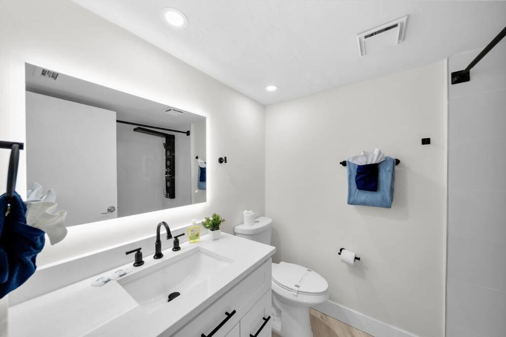 Willa Luxury Waterfront Haven In Cape Coral - Dog-Friendly Escape With Private Pool Zewnętrze zdjęcie